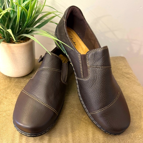 Clarks Cora Harbor Women's Shoes 10W Dark Brown Leather Flat Comfort Slip on Box - Picture 1 of 13